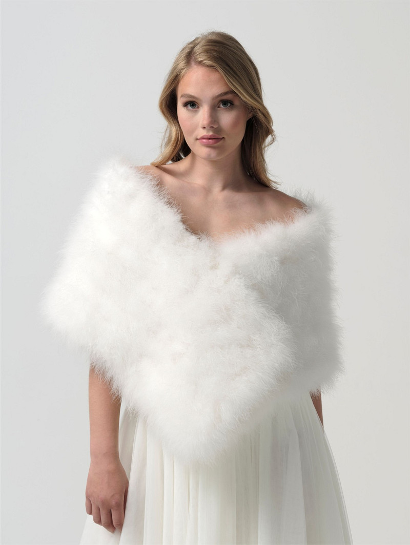 Poirier BOL 05 Marabou Stola Ivory | Maat One Size