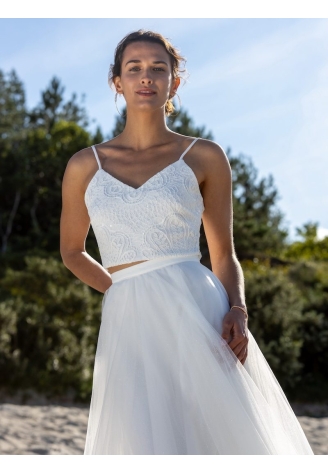 Novias Kanten Bolero ()