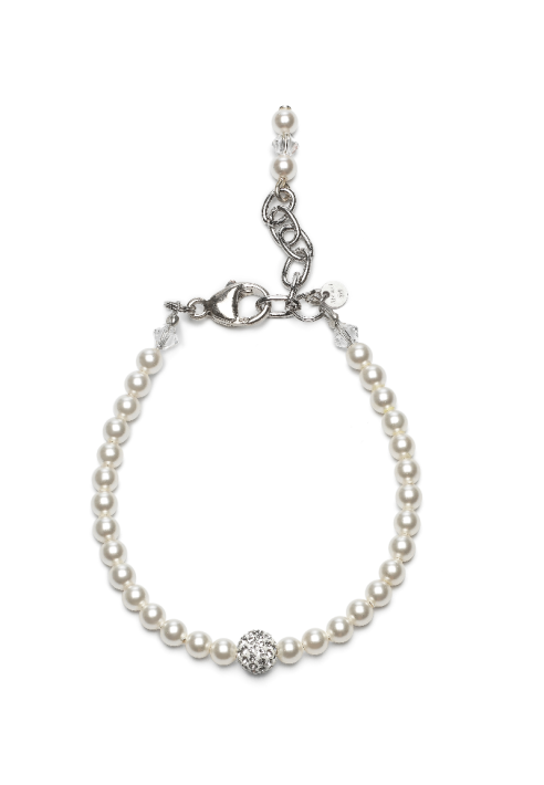 Abrazi Selena Armand ()