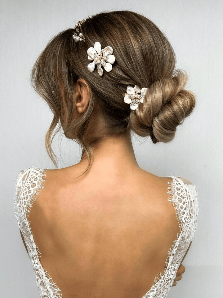 Sally Jane Bridal Lilly Haarspeld Gold main product photo