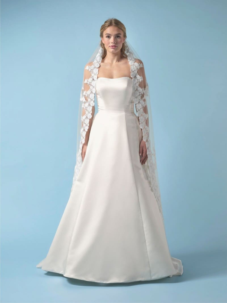 Poirier S439-150-SOFT Sluier Geborduurde Bloemen - 150 cm main product photo