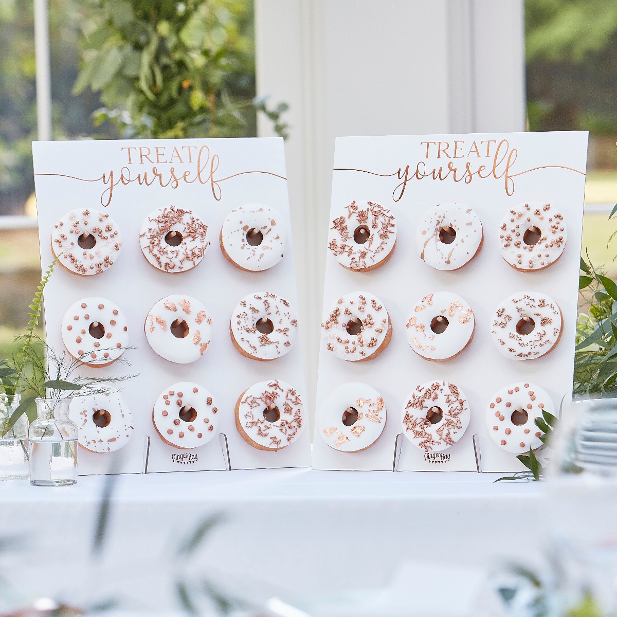 Ginger Ray BR 352 Botanical Wedding Donut Muur